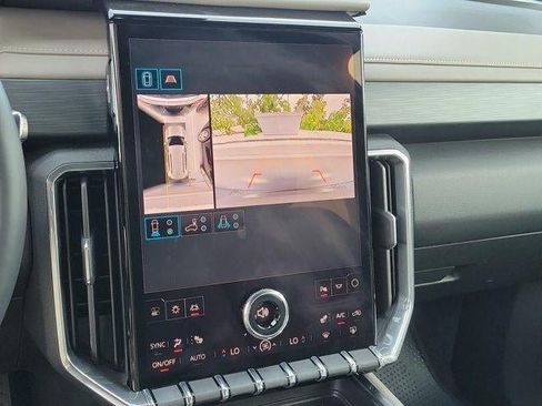 Used 2024 GMC Acadia Elevation FWD image 28