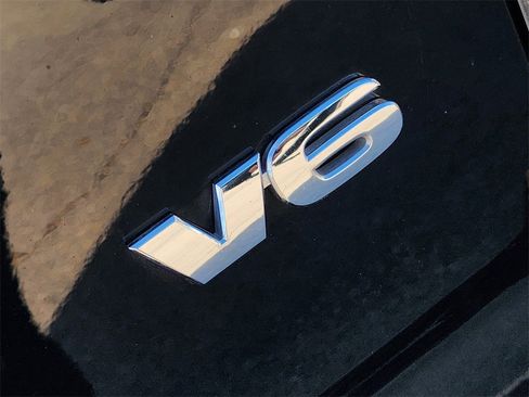 Used 2017 Toyota Tacoma TRD Sport image 10