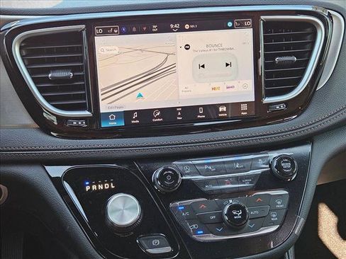 New 2026 Chrysler Pacifica Pinnacle FWD image 12