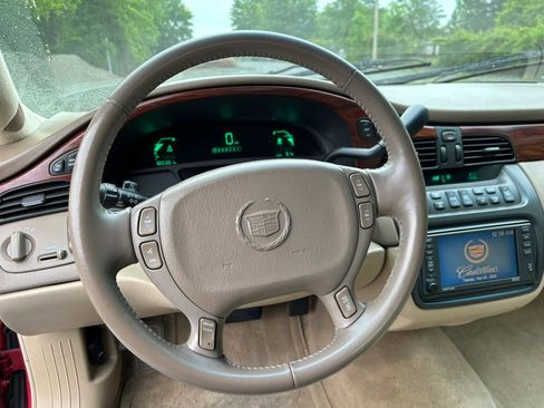 Used 2005 Cadillac De Ville FWD image 23