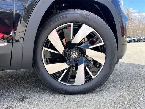 New 2026 Volkswagen Atlas Cross Sport SEL image 8