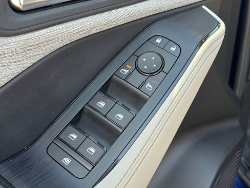 Used 2023 Nissan Rogue SV image 15