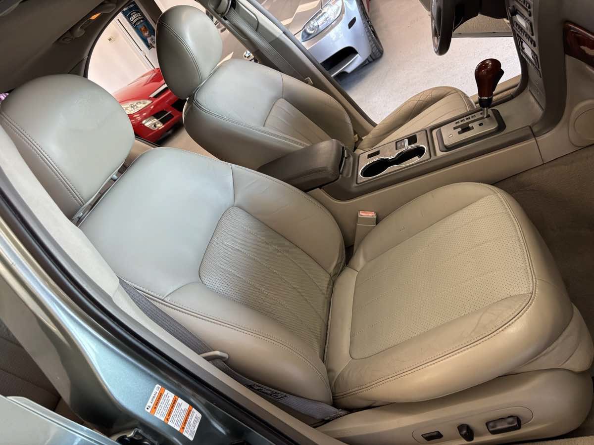Used 2004 Lincoln LS RWD image 21