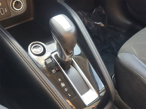 Used 2019 Nissan Kicks S image 27