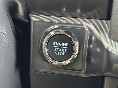 Used 2025 Ford F150 Lariat w/ Equipment Group 501A Mid image 29