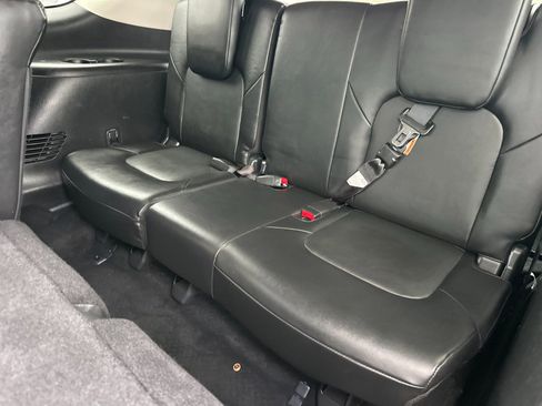 Used 2024 Nissan Armada SV image 17