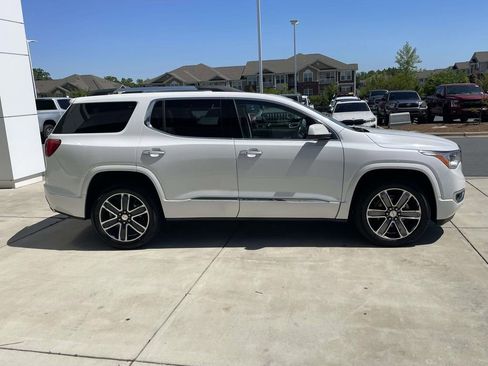 Used 2019 GMC Acadia Denali w/ Technology Package AWD/4WD image 5