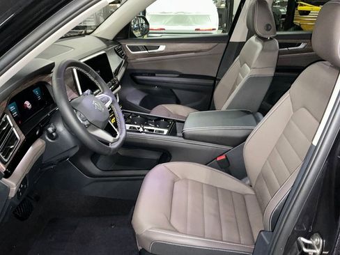 New 2026 Volkswagen Atlas SEL image 9