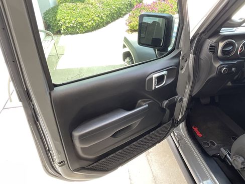 Used 2023 Jeep Wrangler Sport AWD/4WD image 8