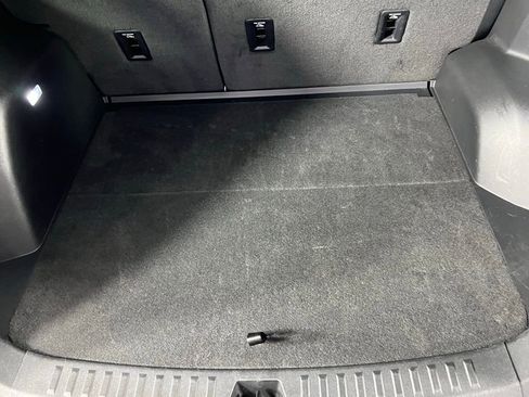 Used 2025 GMC Terrain Elevation image 29