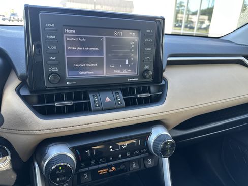 Used 2021 Toyota RAV4 XLE Premium FWD image 17
