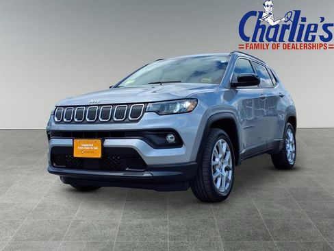 Used 2022 Jeep Compass Latitude image 10