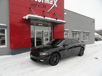 Used 2019 Dodge Charger SXT w/ Blacktop Package
