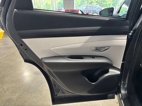 Used 2025 Hyundai Tucson SEL AWD/4WD image 16