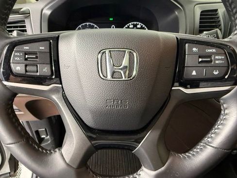 Used 2025 Honda Odyssey Touring image 16