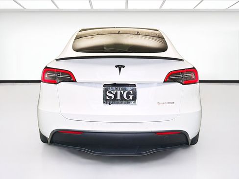 Used 2022 Tesla Model Y Performance AWD/4WD image 5