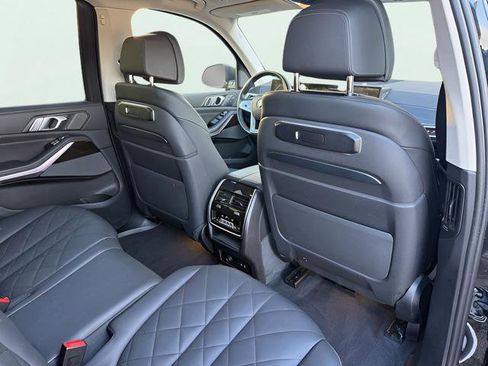 Used 2024 BMW X7 xDrive40i image 29