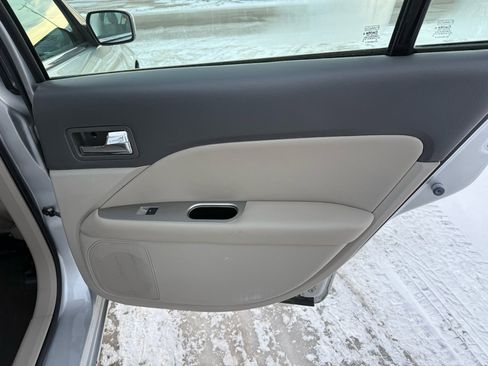 Used 2010 Ford Fusion SEL image 21