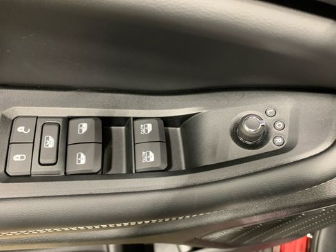 New 2025 Jeep Grand Cherokee Laredo image 29