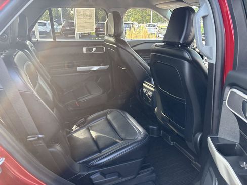 Used 2020 Ford Explorer XLT w/ Equipment Group 202A AWD/4WD image 24