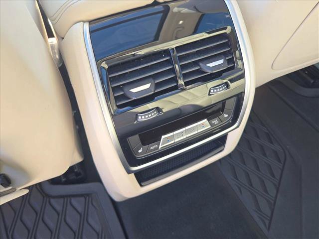 Used 2020 BMW X7 xDrive50i AWD/4WD image 17