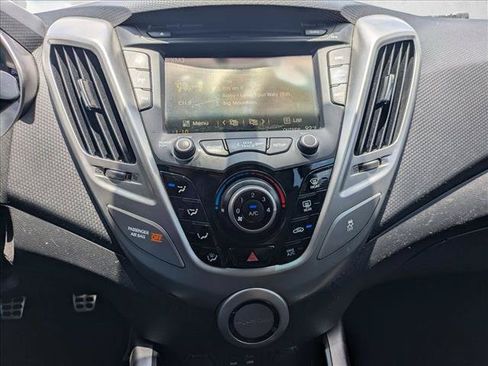 Used 2016 Hyundai Veloster w/ Option Group 02 FWD image 13