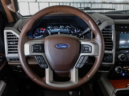 Used 2017 Ford F250 King Ranch w/ King Ranch Ultimate Package AWD/4WD image 15