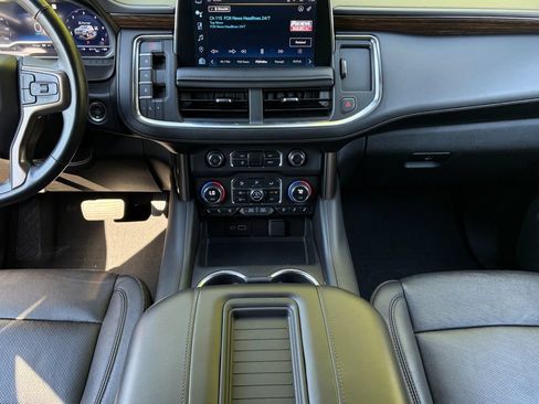 Used 2023 Chevrolet Suburban High Country AWD/4WD image 18