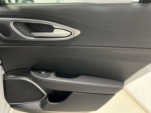 Used 2023 Alfa Romeo Giulia Veloce image 40