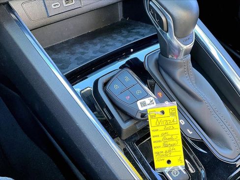 Used 2023 GMC Canyon Elevation image 12