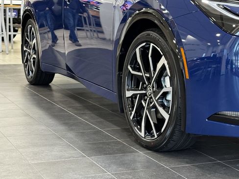 New 2026 Toyota Prius Plug-In Hybrid FWD image 6