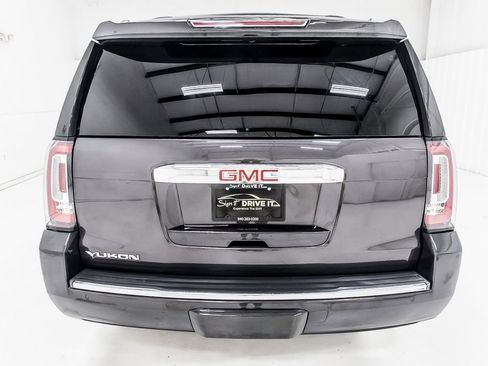 Used 2018 GMC Yukon Denali w/ Open Road Package AWD/4WD image 6