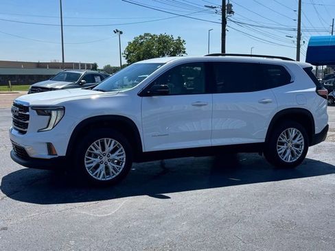 Used 2026 GMC Acadia Elevation w/ Elevation Premium Package FWD image 3