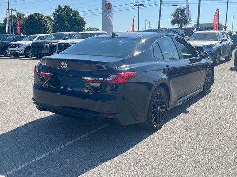 Certified 2025 Toyota Camry SE FWD image 3
