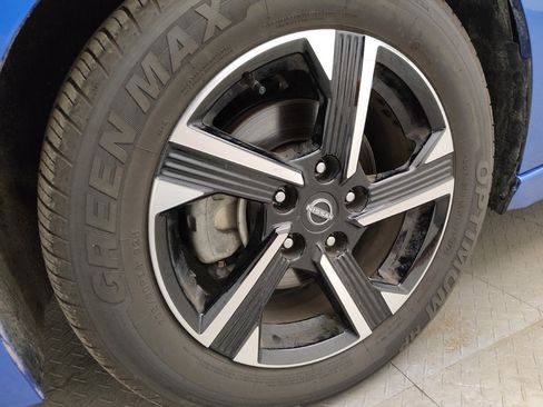 Used 2025 Nissan Sentra SV FWD image 31