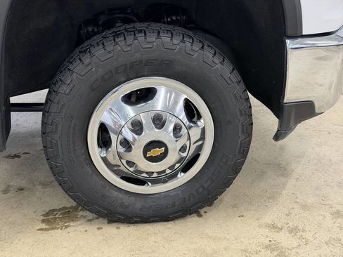 Used 2023 Chevrolet Silverado 3500 LT w/ Convenience Package image 17