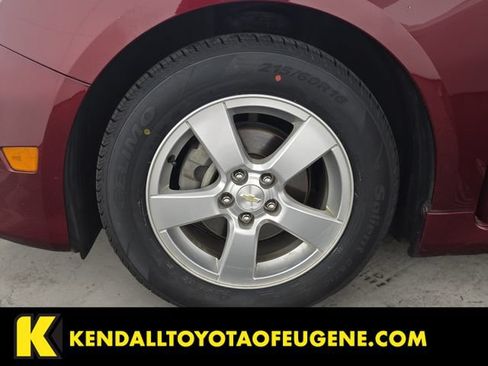 Used 2015 Chevrolet Cruze LT w/ Sun And Sound Package FWD image 9