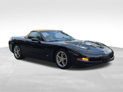 Used 2002 Chevrolet Corvette Convertible w/ Preferred Equipment Group2 RWD image 1