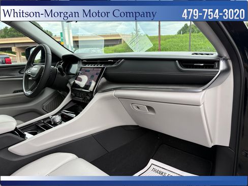 Used 2023 Jeep Grand Cherokee Overland w/ Luxury Tech Group IV AWD/4WD image 44
