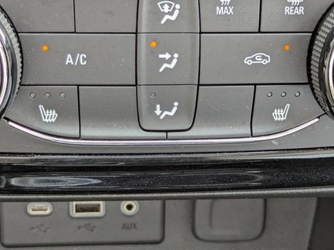Used 2023 Buick Encore GX Preferred w/ Cold Weather Comfort Package FWD image 22