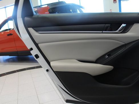 Used 2021 Honda Accord LX image 18