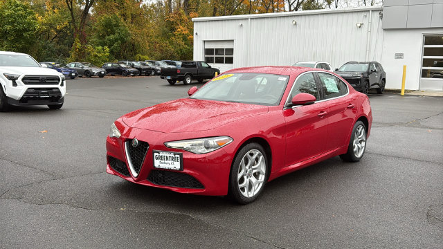 Used 2019 Alfa Romeo Giulia Ti AWD/4WD image 3