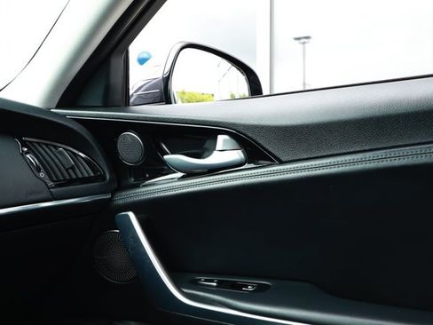 Used 2019 Kia Stinger Premium AWD/4WD image 30
