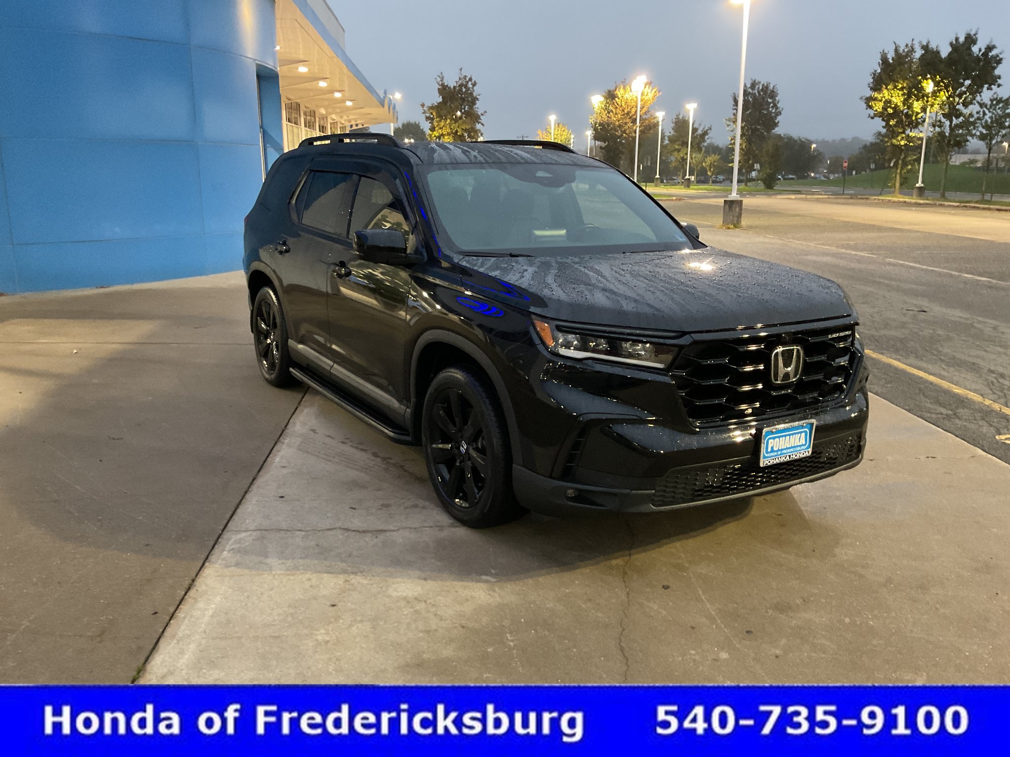 Certified 2025 Honda Pilot Black Edition image 8