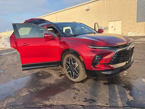 Used 2023 Chevrolet Blazer RS w/ Enhanced Convenience Package image 26