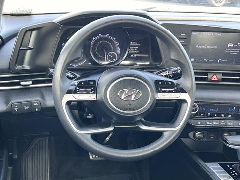 Used 2021 Hyundai Elantra Blue image 8