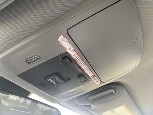 Used 2022 Toyota Camry LE image 28