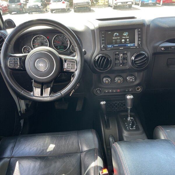 Used 2012 Jeep Wrangler Unlimited Sahara AWD/4WD image 15