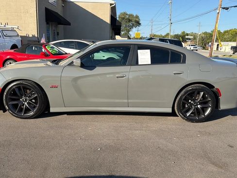 Used 2019 Dodge Charger Scat Pack RWD image 4