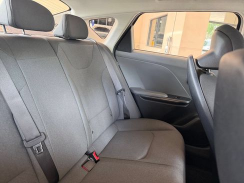 Used 2025 Kia K4 FWD image 32